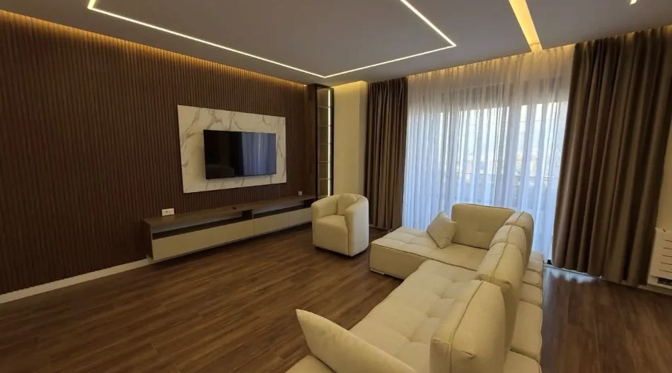 Tirane, jepet me qera apartament 2+1+Ballkon Kati 1, 124 m² 800 € (KODRA DIELLIT)