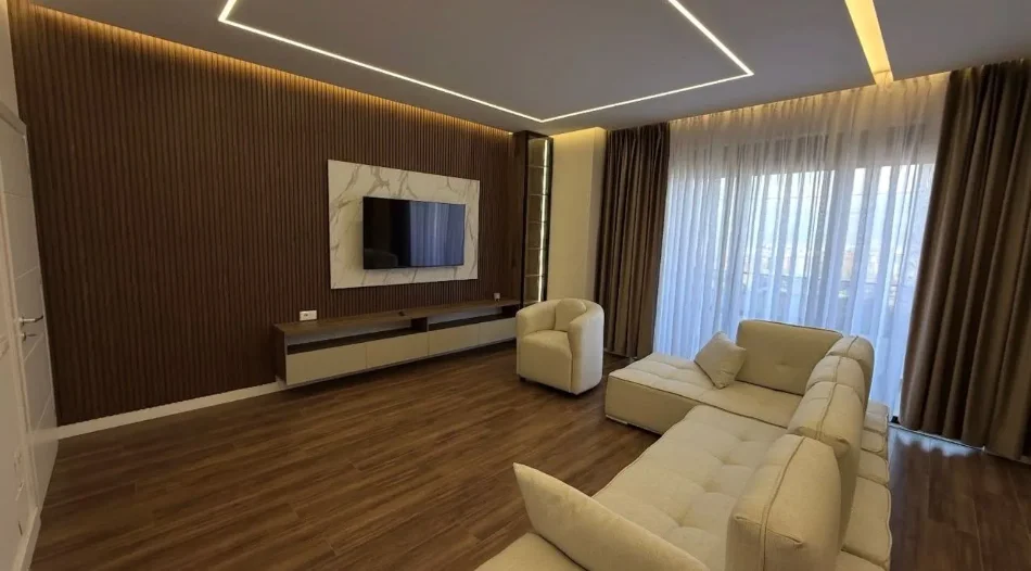 Tirane, jepet me qera apartament 2+1+Ballkon Kati 1, 124 m² 800 € (KODRA DIELLIT)