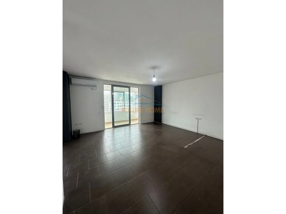 Tirane, jepet me qera ambjent biznesi Kati 6, 100 m² 700 € (Zogu i zi)