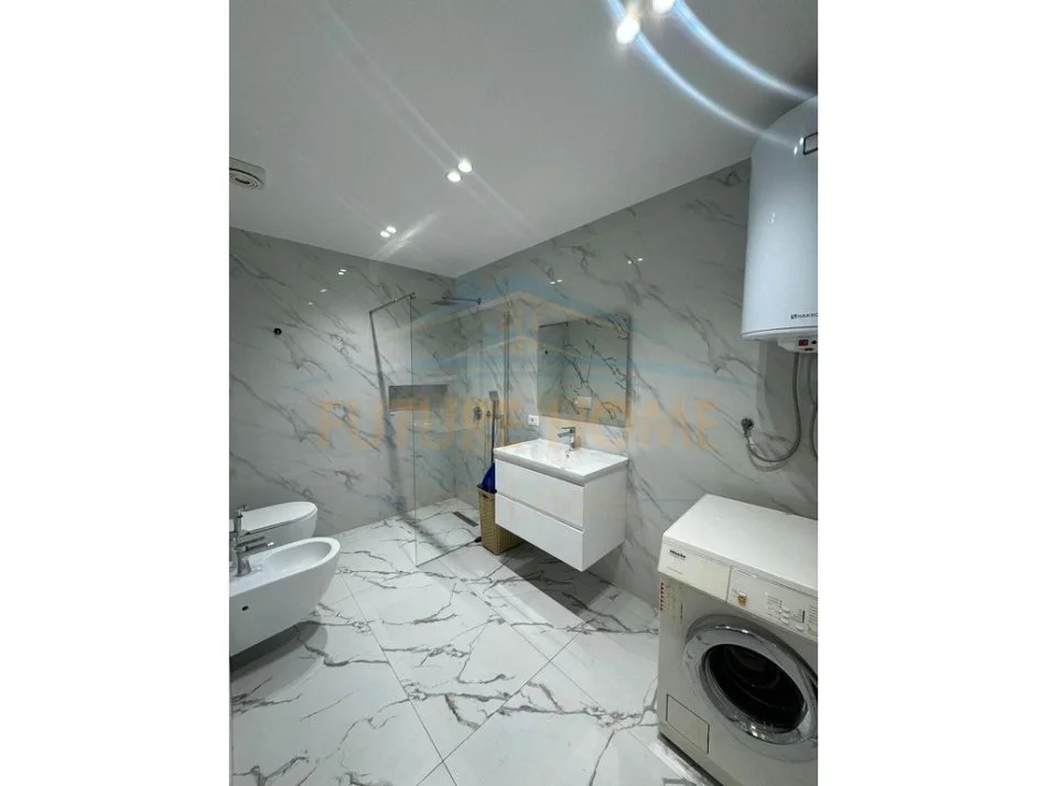 Tirane, shitet apartament 2+1 Kati 3, 78 m² 200.000 € (RRUGA E KAVAJES)