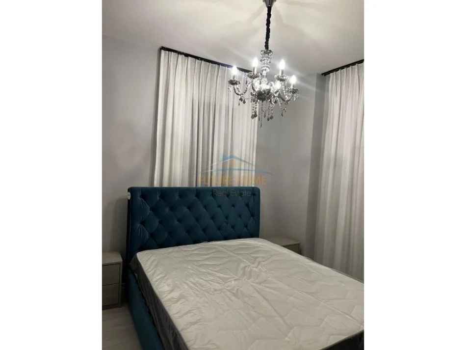 Tirane, jepet me qera apartament 2+1 Kati 2, 80 m² 700 € 