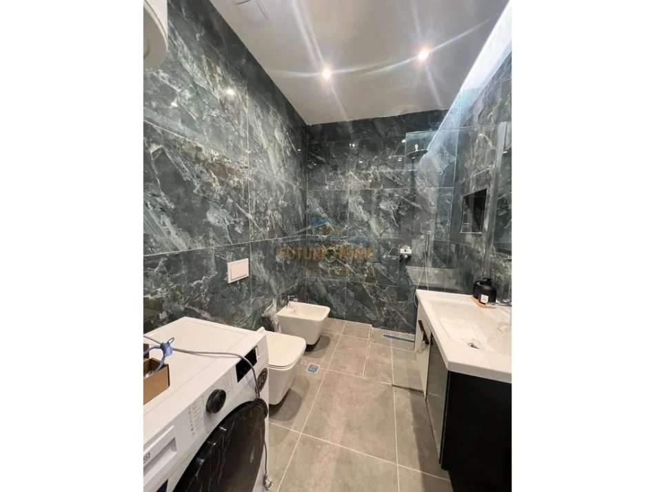 Tirane, jepet me qera apartament 2+1 Kati 2, 80 m² 700 € 