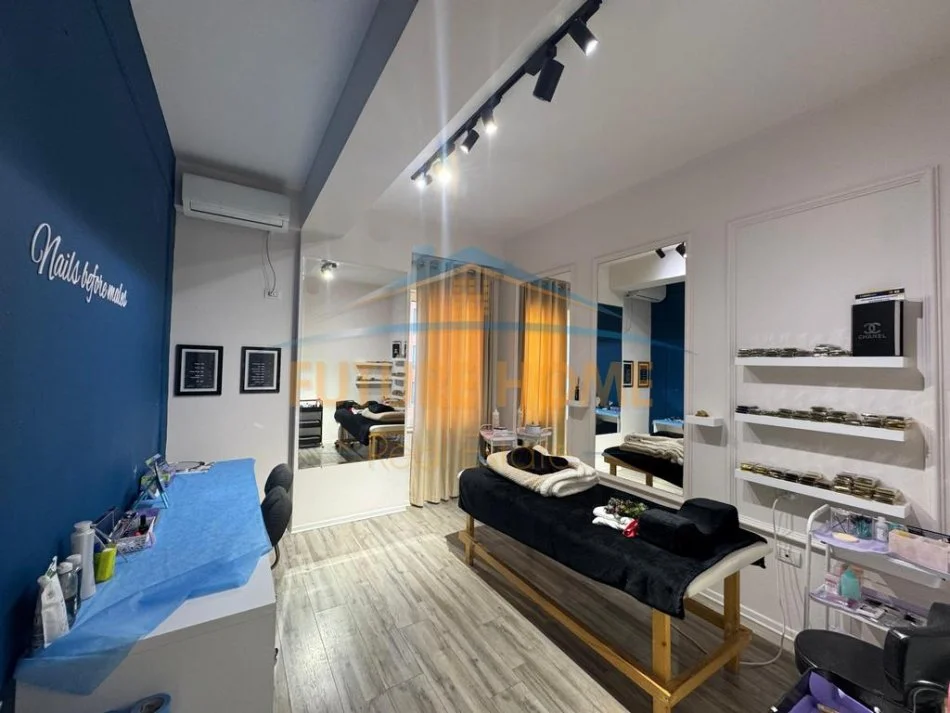 Tirane, shitet apartament 2+1+Ballkon Kati 3, 109 m² 275.000 € (Rruga e Kosovareve)