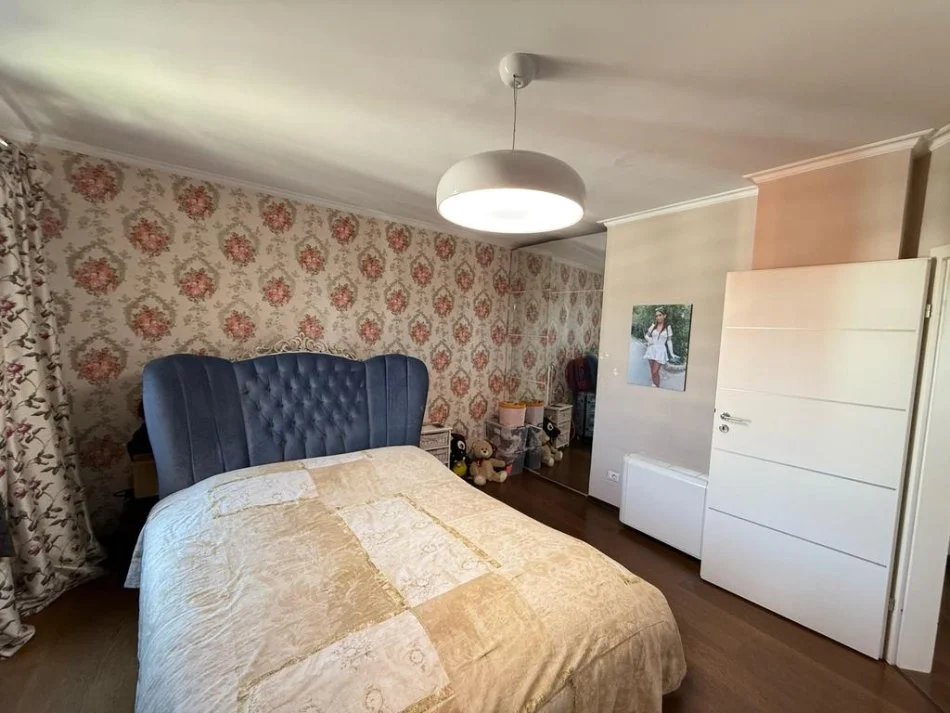 Tirane, shitet apartament Dublex Kati 9, 214 m² 429.600 € (Pallati me Shigjeta)