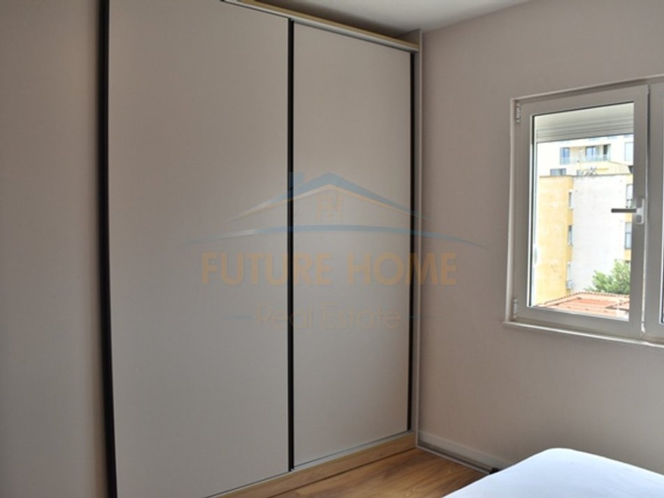 Tirane, jepet me qera apartament 1+1 Kati 4, 70 m² 700 € (Mine Peza)