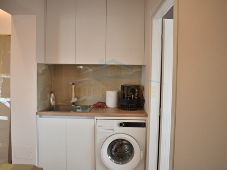 Tirane, jepet me qera apartament 1+1 Kati 4, 70 m² 700 € (Mine Peza)