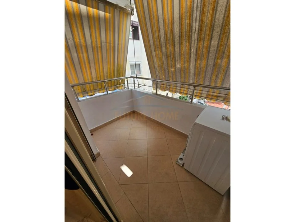 Tirane, shitet apartament 2+1 Kati 6, 88 m² (Rruga Kristofor Kissi)