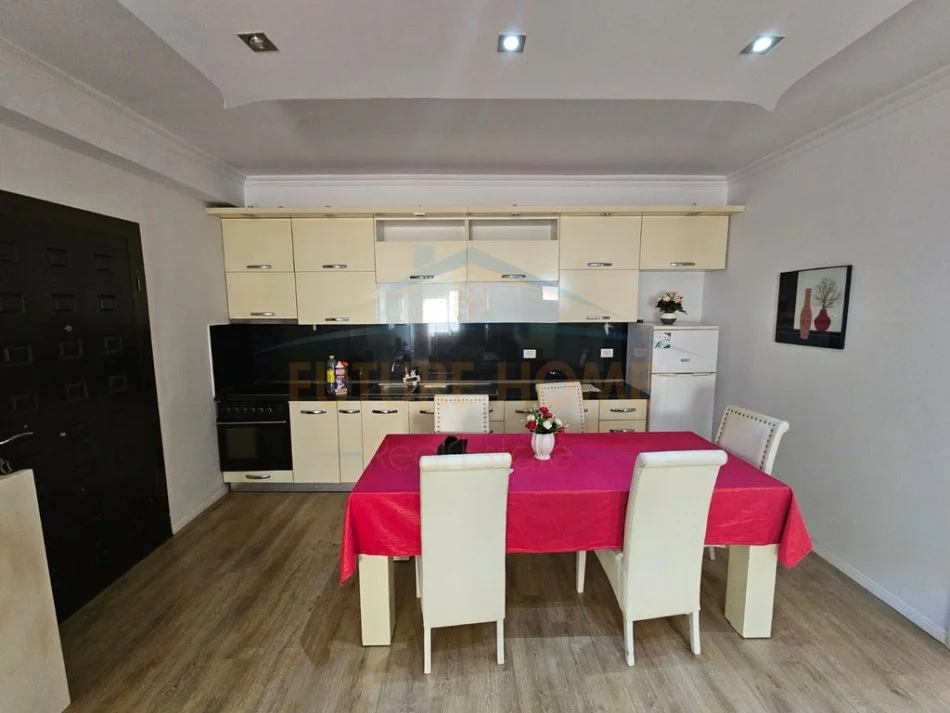 Tirane, shitet apartament 2+1 Kati 6, 88 m² (Rruga Kristofor Kissi)
