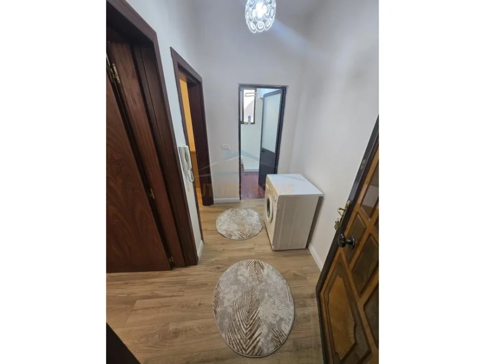 Shkembi Kavajes, shitet apartament 1+1+Ballkon Kati 2, 70 m² 88.000 € (Kavaje)