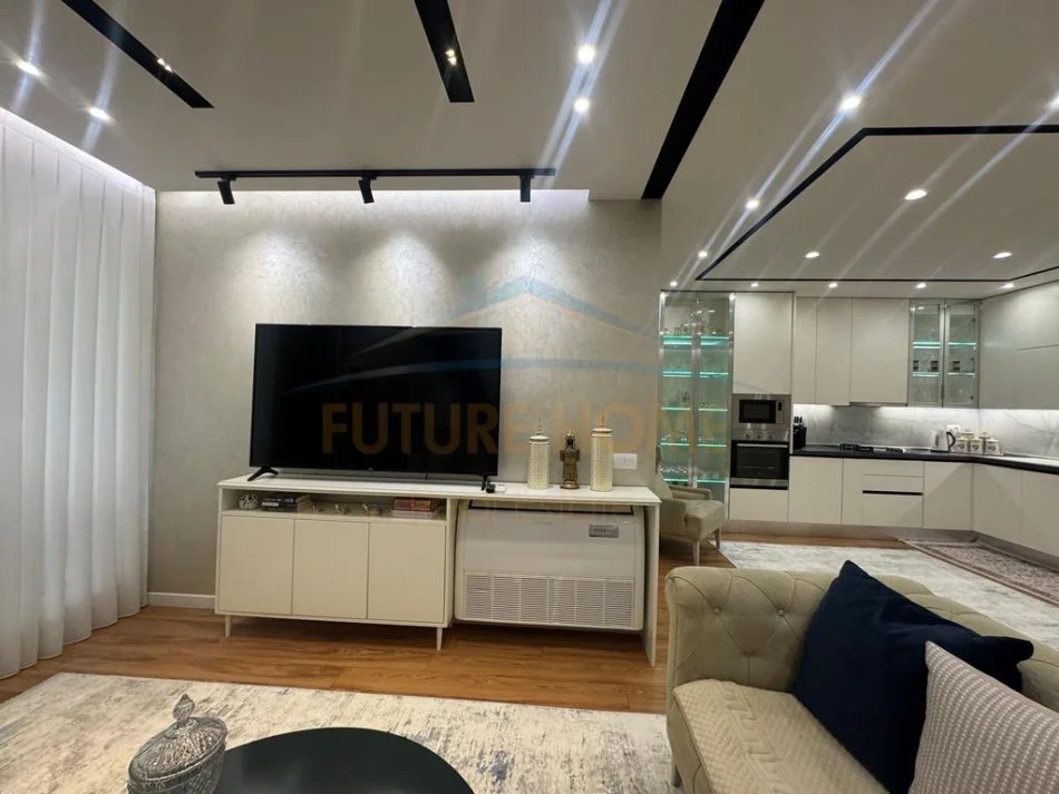 Tirane, shitet apartament 3+1 Kati 4, 131 m² 290.000 € (Fusha e Aviacionit (Kompleksi Turdiu))