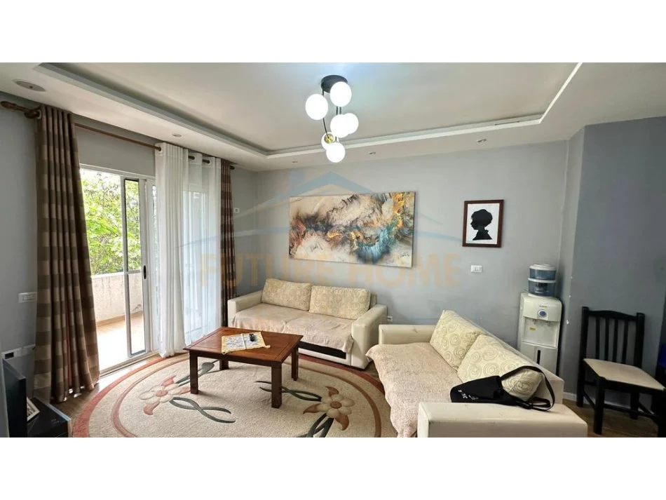 Tirane, jepet me qera apartament 2+1 Kati 4, 93 m² 400 € (Fresku)