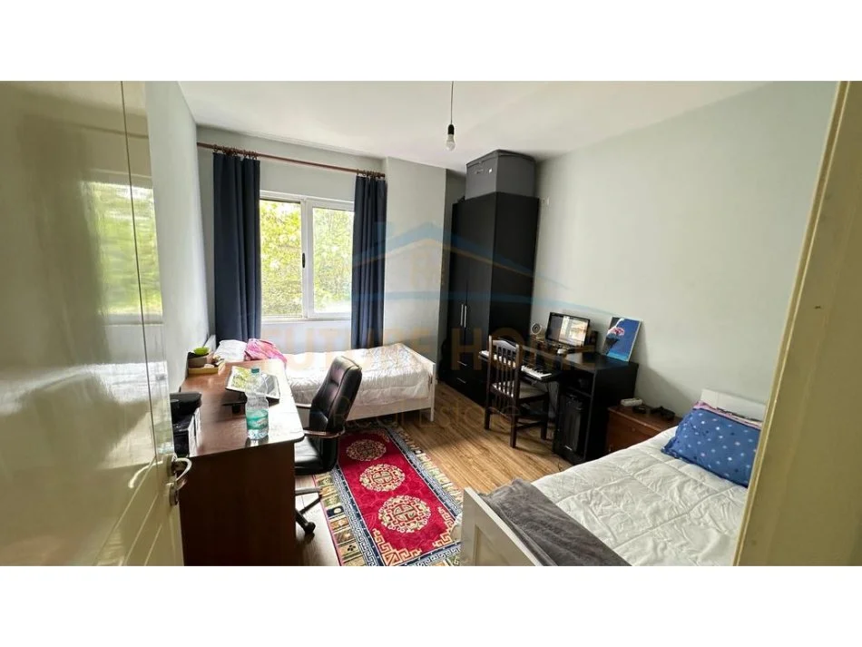 Tirane, jepet me qera apartament 2+1 Kati 4, 93 m² 400 € (Fresku)