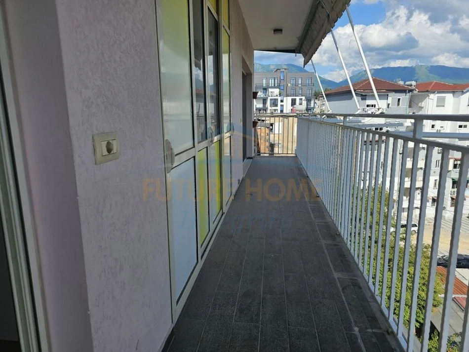 Tirane, shitet apartament duplex 3+1+Ballkon Kati 5, 112 m² 160.000 € (Tregu Elektrik)