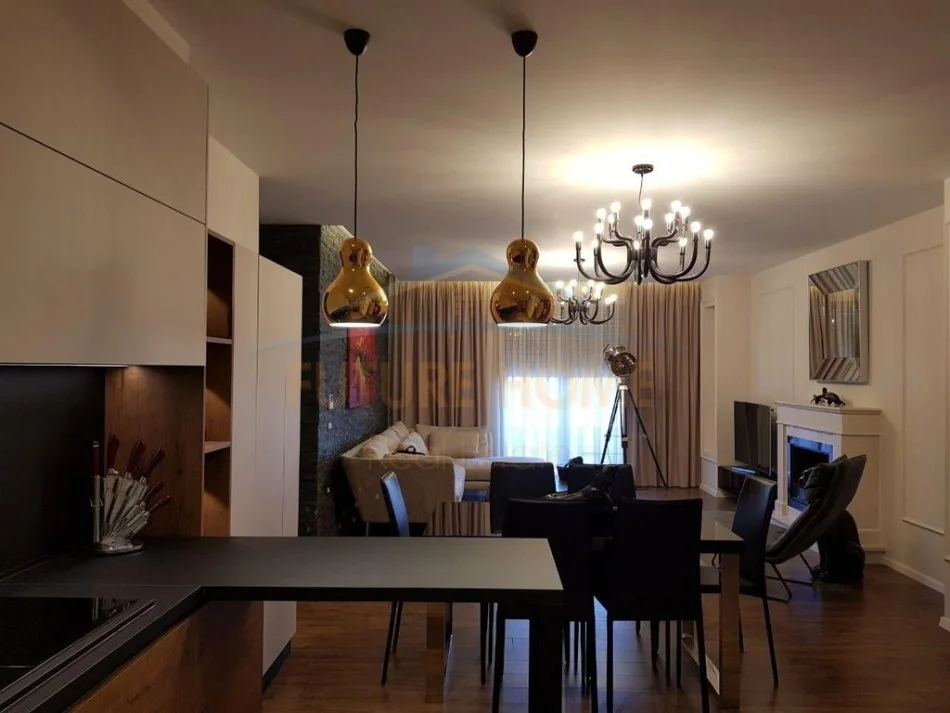 Plepa, shitet apartament 2+1+Ballkon Kati 3, 128 m² 250.000 € (Durres)