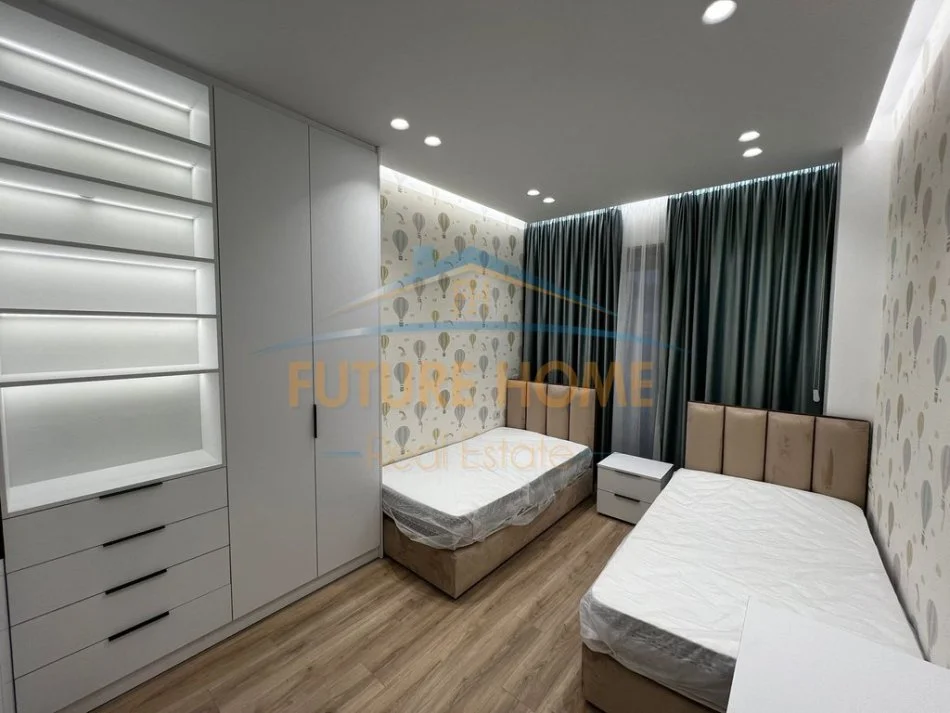 Tirane, jepet me qera apartament 2+1+Ballkon Kati 6, 120 m² 1.600 € 