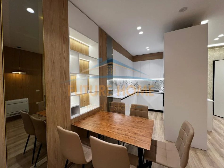 Tirane, jepet me qera apartament 2+1+Ballkon Kati 6, 120 m² 1.600 € 