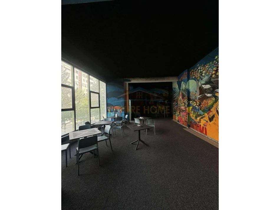 Tirane, jepet me qera ambjent biznesi Kati 0, 250 m² 2.500 € (Unaza e Re)