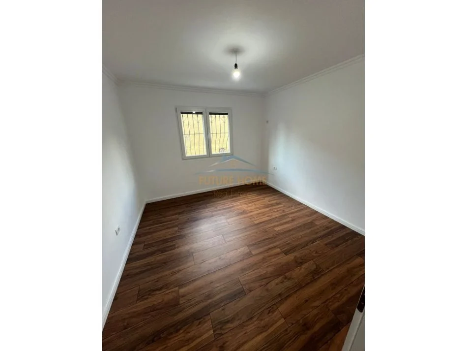 Tirane, shitet apartament 1+1 Kati 1, 62 m² (Pallati me Shigjeta)