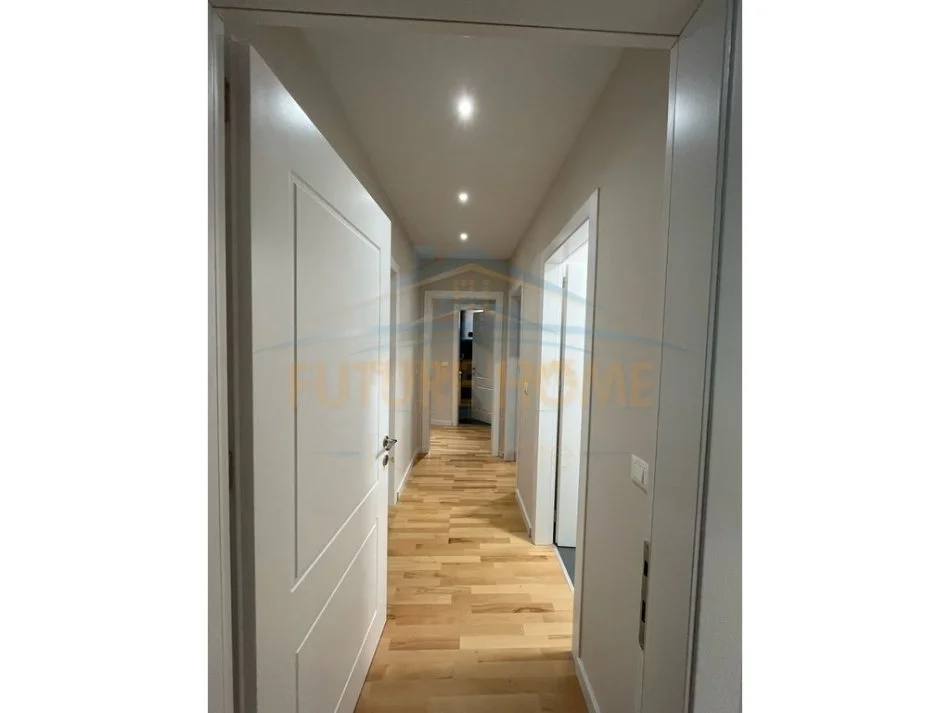 Tirane, shitet apartament 2+1 Kati 5, 130 m² 410.000 € (Lake View Residence)