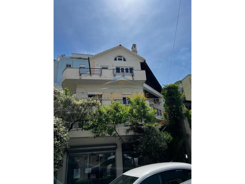 Tirane, jepet me qera Vile 3 Katshe , 450 m² 6.000 € (Bill Klinton)