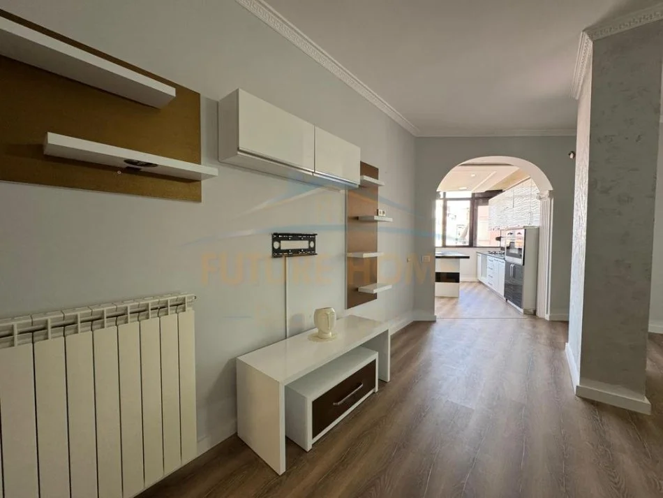 Durres, shitet apartament 2+1 Kati 6, 150 m² 155.000 €