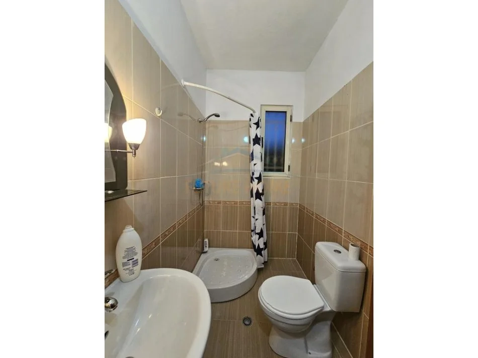 Prane Spitalit Durres, shitet shtepi 1 Katshe, 320 m² 160.000 € (Durres)