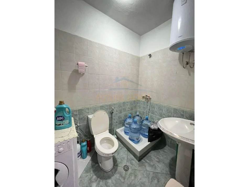 Tirane, shitet apartament 2+1 Kati 1, 106 m² 205.000 € (Rruga Frang Bardhi, prane Big Market mbi autostrade, Komuna e Parisit)