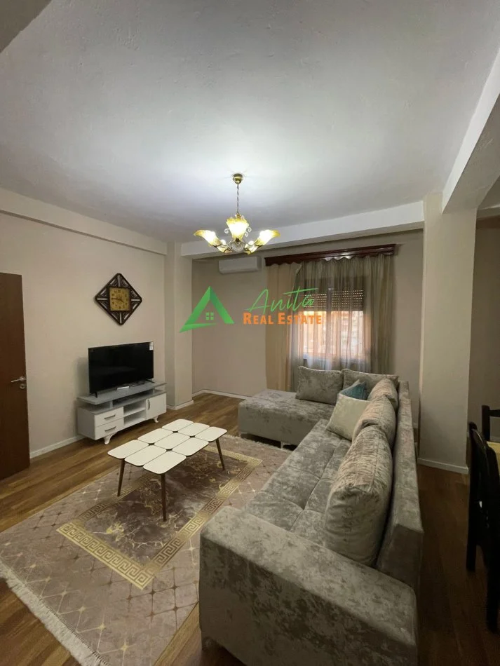 Tirane, jepet me qera apartament 2+1 Kati 4, 104 m² 700 € (Myslym Shyri)