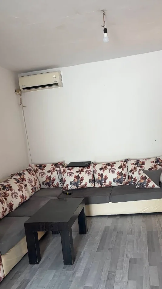 Tirane, jepet me qera apartament 1+1 Kati 0, 60 m² 400 € (Rruga Stavri themeli pran ish globe)