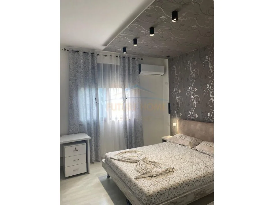 Tirane, jepet me qera apartament 1+1 Kati 8, 71 m² 600 € (Rruga Panorama,Stacioni i Trenit)