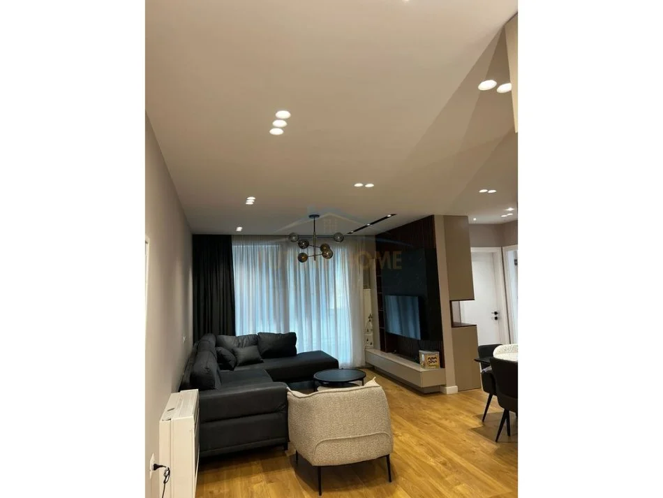 Tirane, shitet apartament 2+1 Kati 1, 85 m² 210.000 € (Fusha e Aviacionit)