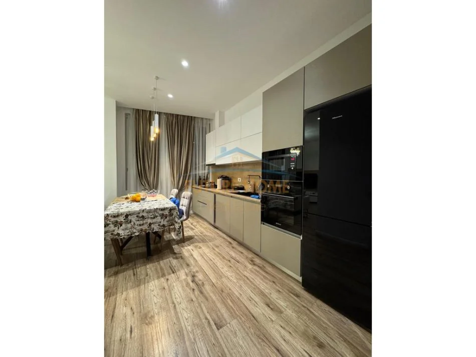 Tirane, shitet apartament 2+1 Kati 0, 87 m² 152.000 € (Rruga Frosina Plaku)