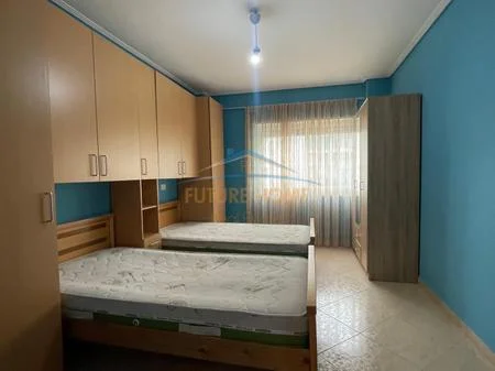 Shitet, Apartament 2+1+ Garazh, Ish-Parku i Autobusave, Tirane. AREA53187
