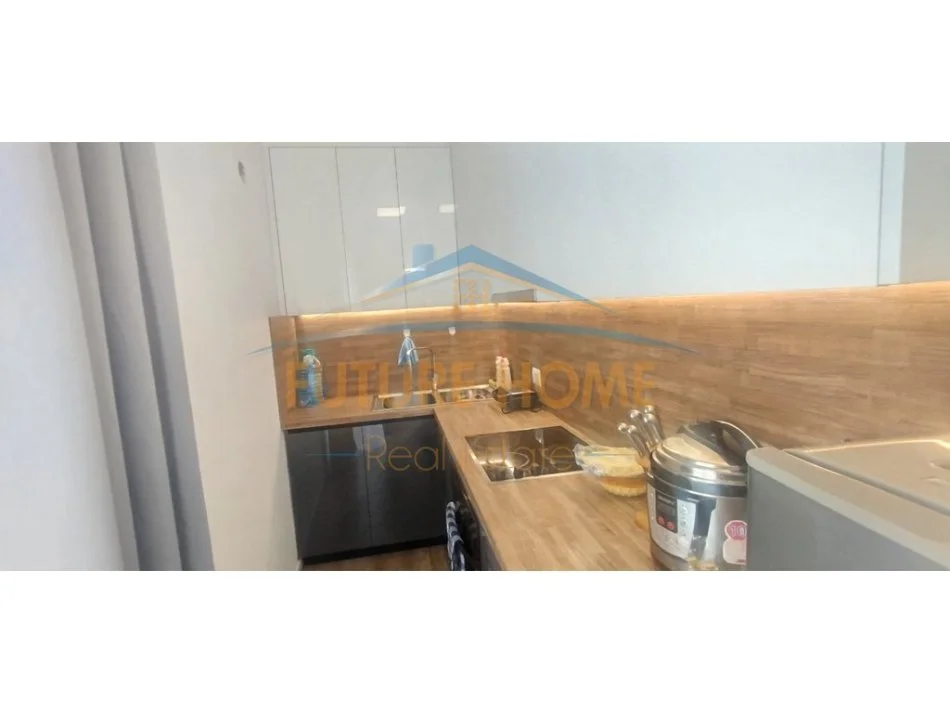 Tirane, jepet me qera apartament 2+1 Kati 5, 68 m² 500 € (Selite)