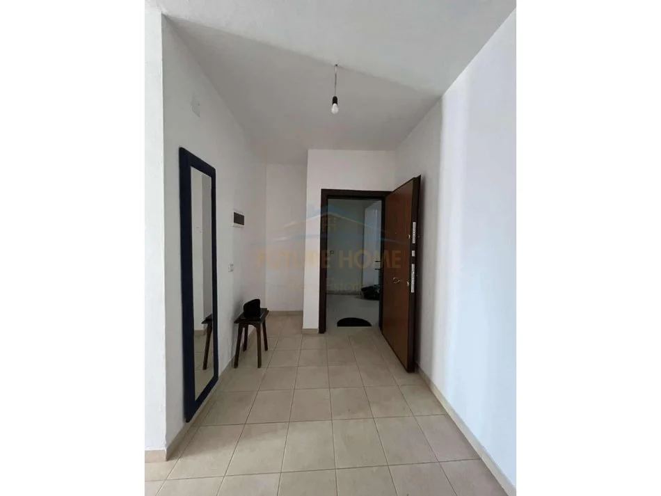 Tirane, shitet apartament 1+1 Kati 8, 73 m² 90.000 € (Unaza e Re)