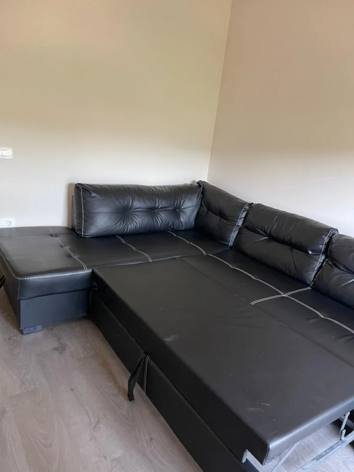 Tirane, shes OKAZION shitet kend + 4 karrige 200 €