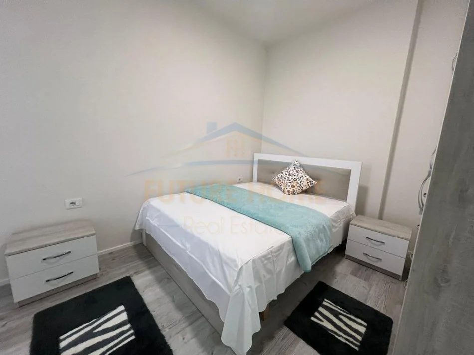 Tirane, jepet me qera apartament 2+1 Kati 2, 100 m² 700 € (Yzberisht)