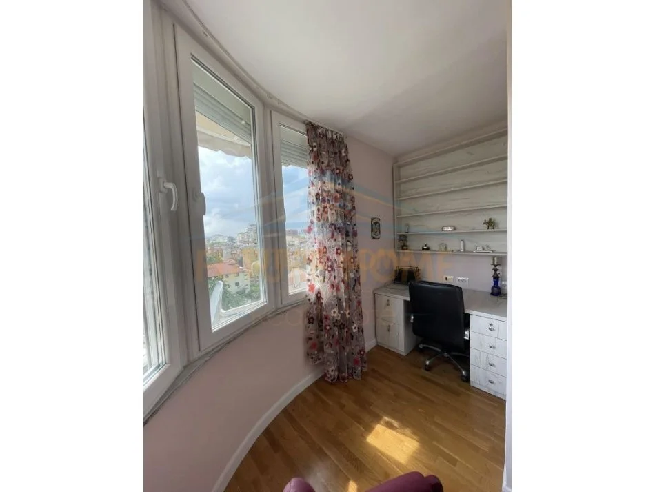 Tirane, shitet apartament 3+1+Ballkon Kati 6, 150 m² 390.000 € (SHALLVARET)