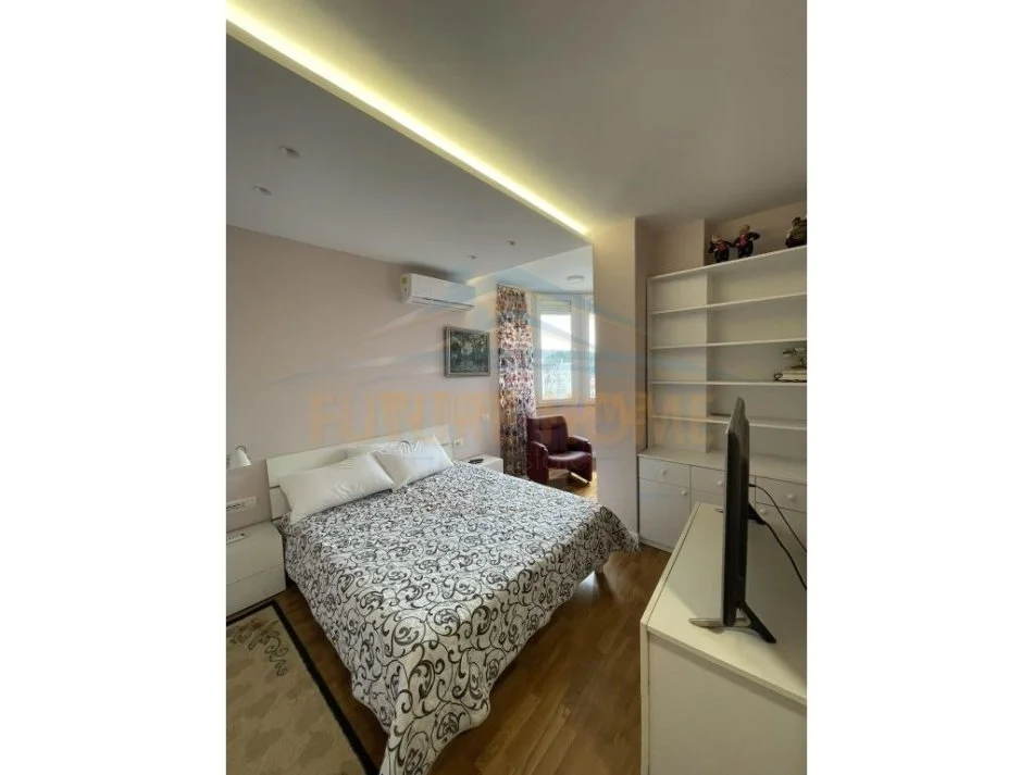 Tirane, shitet apartament 3+1 Kati 6, 145 m² 390.000 € (Shallvaret)