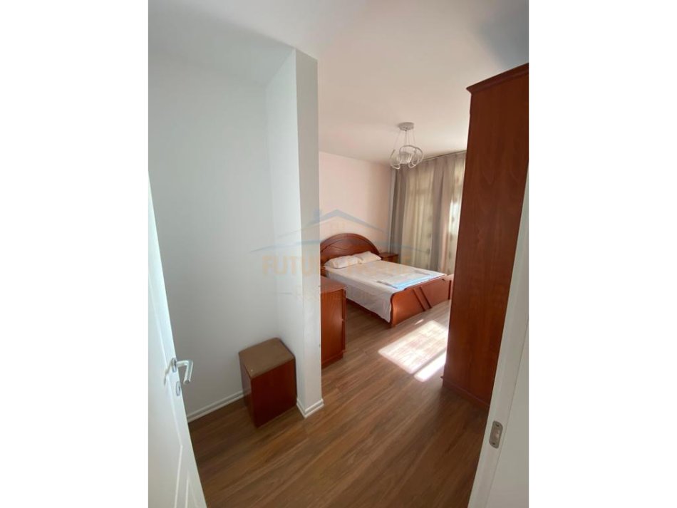 Tirane, jepet me qera apartament 2+1 Kati 3, 125 m² 600 € (Qytet Studenti)