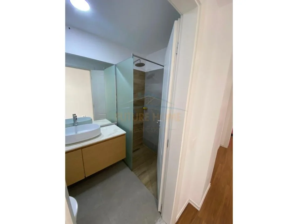 Tirane, jepet me qera apartament 2+1 Kati 3, 125 m² 600 € (Qytet Studenti)