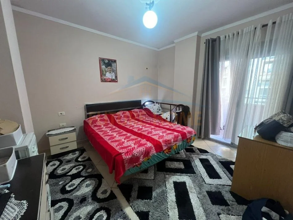 Tirane, shitet apartament 2+1 Kati 4, 94 m² 128.000 € (Unaza e re)