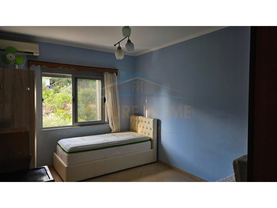 Tirane, jepet me qera apartament 2+1+Ballkon Kati 2, 103 m² 450 € (Fresk)