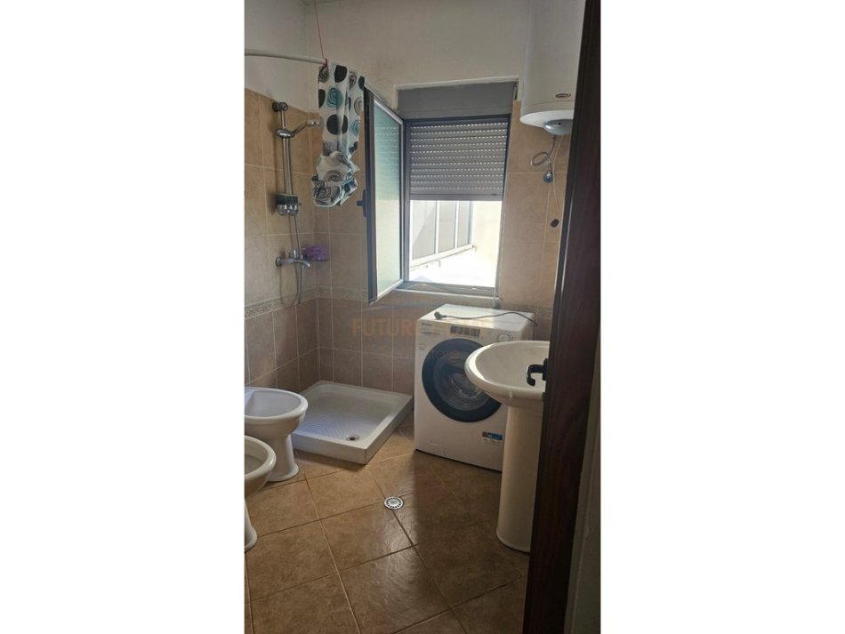 Tirane, jepet me qera apartament 2+1+Ballkon Kati 2, 103 m² 450 € (Fresk)