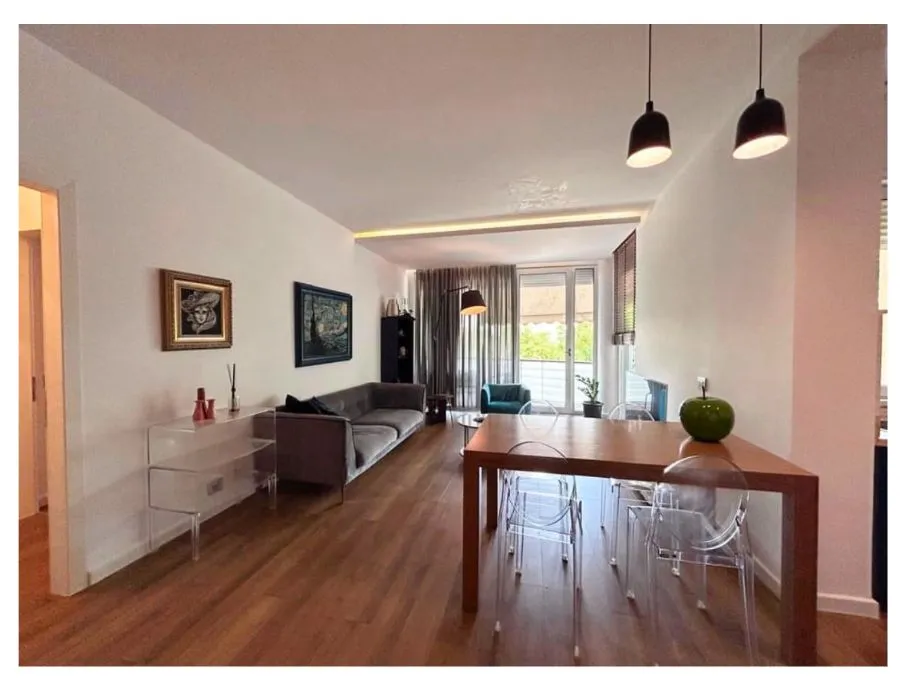 Tirane, jepet me qera apartament 2+1 , 111 m² 1.000 € (Pranë Radissonit, Liqeni i Thatë)