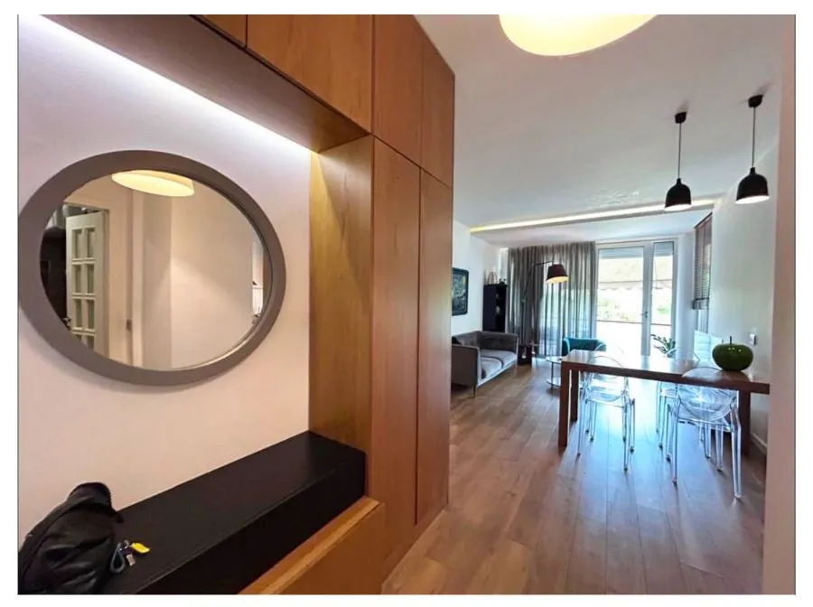 Tirane, jepet me qera apartament 2+1 , 111 m² 1.000 € (Pranë Radissonit, Liqeni i Thatë)