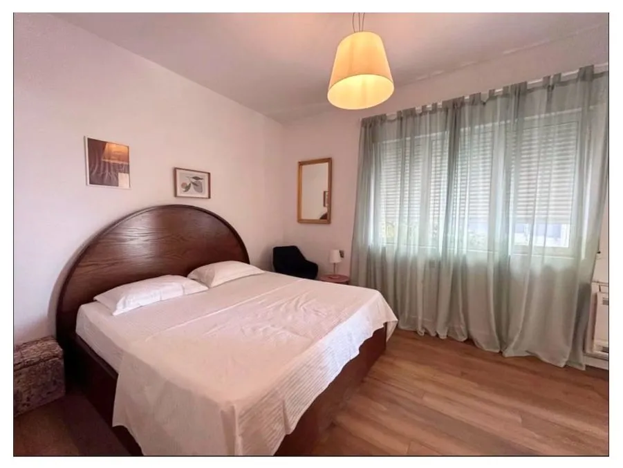 Tirane, jepet me qera apartament 2+1 , 111 m² 1.000 € (Pranë Radissonit, Liqeni i Thatë)