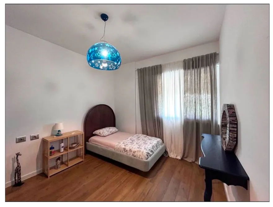 Tirane, jepet me qera apartament 2+1 , 111 m² 1.000 € (Pranë Radissonit, Liqeni i Thatë)