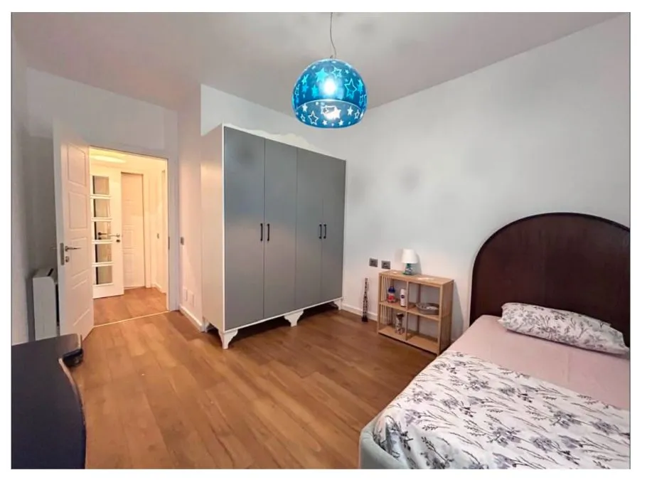 Tirane, jepet me qera apartament 2+1 , 111 m² 1.000 € (Pranë Radissonit, Liqeni i Thatë)
