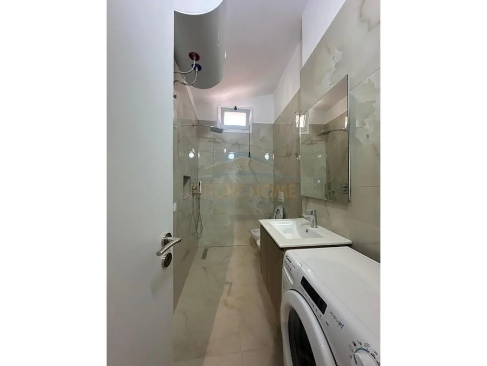 Durres, jepet me qera apartament 1+1 Kati 4, 56 m² 400 € (Poliklinika Durres)